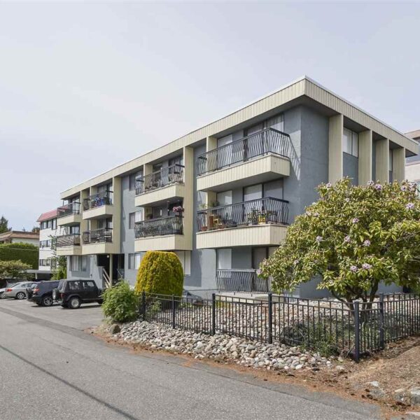 Newly Renovated Second Floor Apartment in White Rock