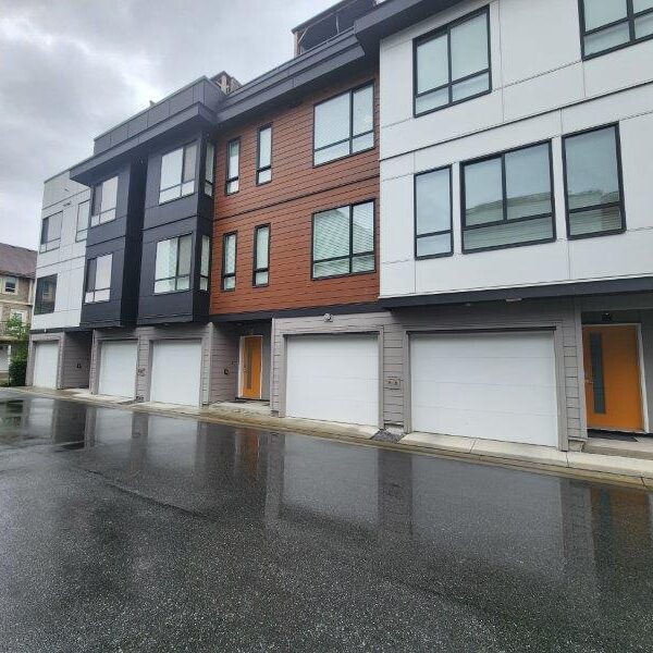 Three Bedroom Townhouse in Langley with Huge Roof Top Deck and EV Charger