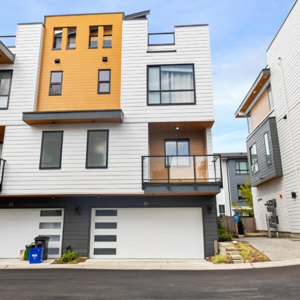 Beautiful 3 Bedroom/3 Bath Townhome in Fleetwood