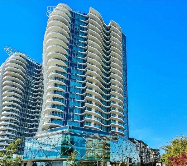 Foster Martin Concrete Building “Ocean View” South Facing 2 Bedrooms/3 Bathrooms 