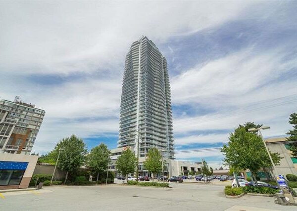 Beautiful View 2 Bed Condo - Delta Rise
