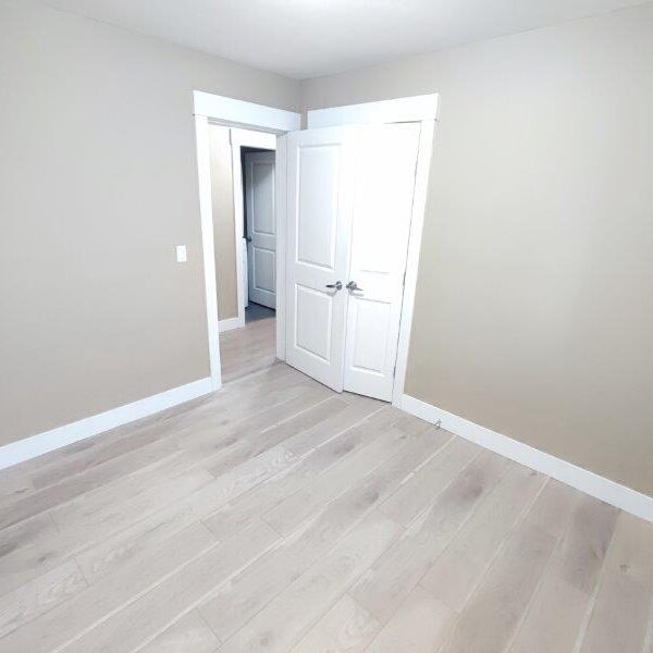 Spacious 2 Bedroom Suite in Panorama Ridge