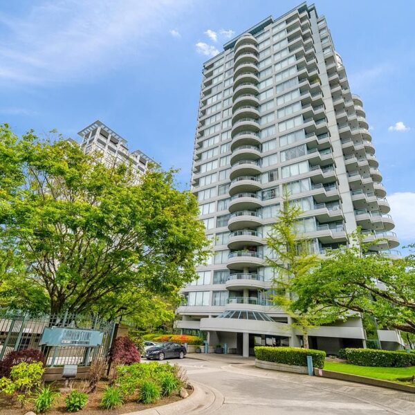 Beautiful and Bright One Bedroom Plus Den in Convenient Surrey Central with Two Parking Stalls
