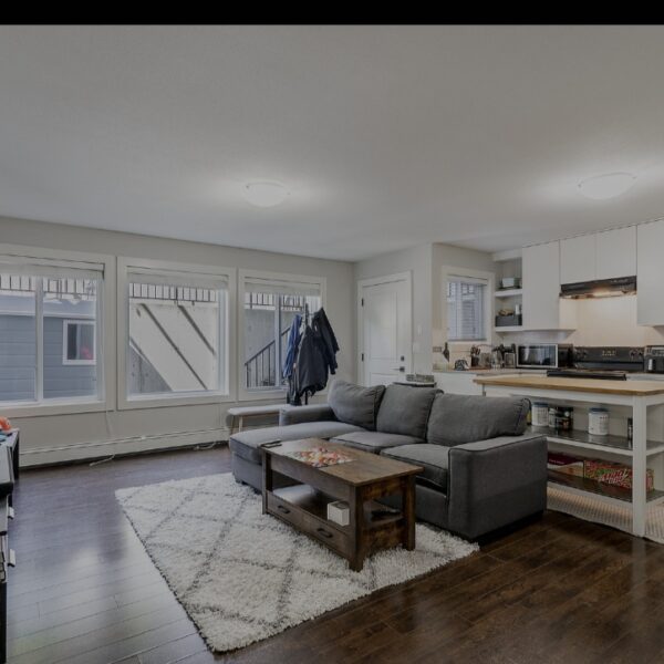 Summerfield Bright Large 2 Bedroom/ 1 Full Bathroom