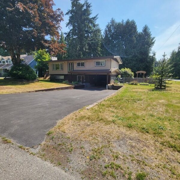 Beautiful Three Bedroom Single Family Home in Brookswood on Large Corner Lot