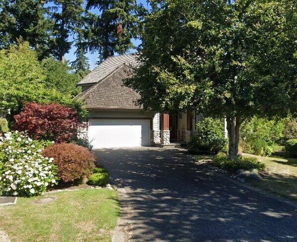 Beautiful & Spacious 2-Bedroom Walk-Out Suite in Morgan Creek