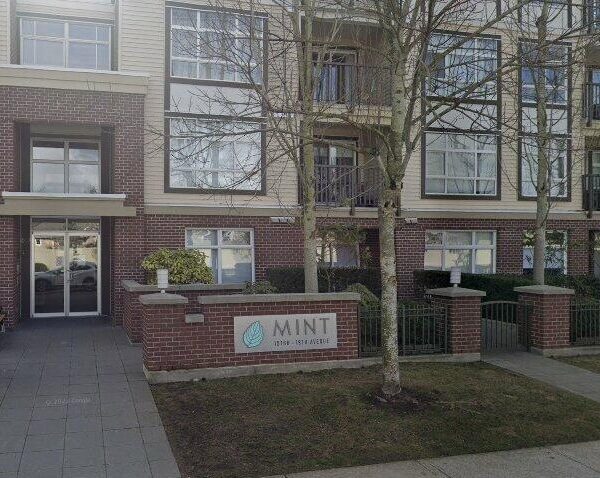 Mint One Bedroom Condo is Uptown South Surrey