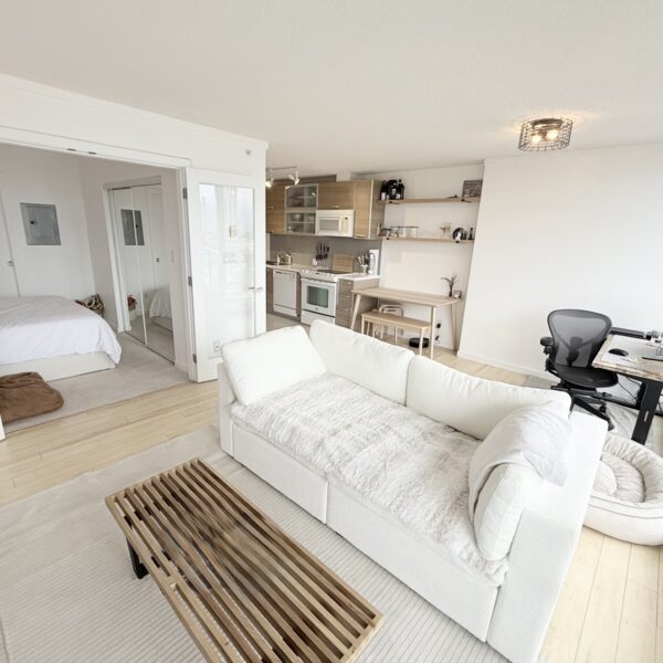Park Place 1. Immaculate One Bedroom with Panoramic City and Mountain Views
