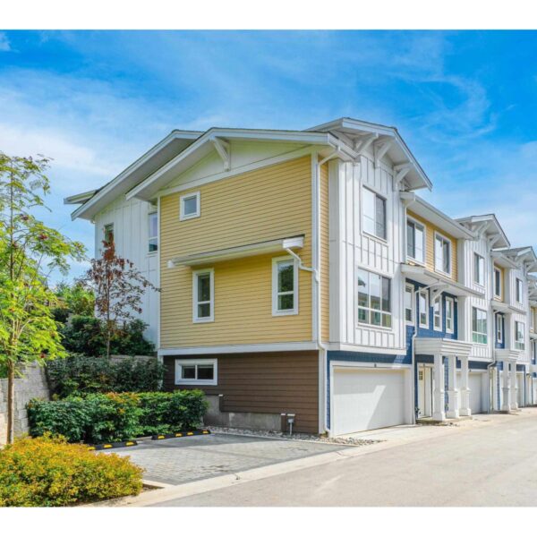 Hazelwood. Corner Four Bedrooms/4 Bathrooms Townhouse