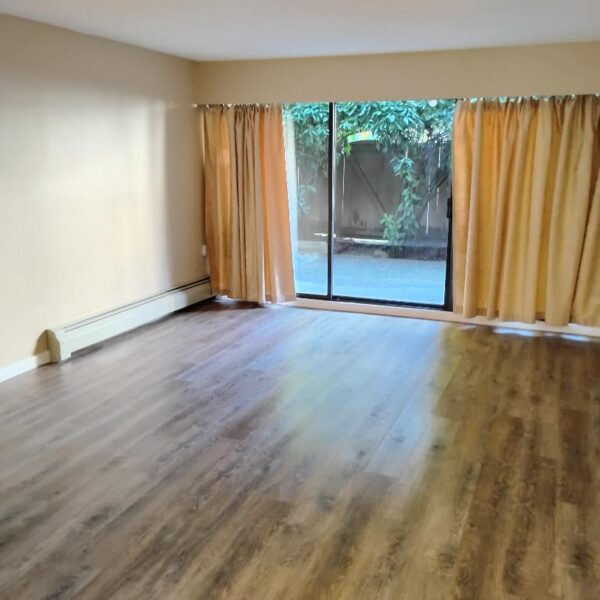 Forest Manor Ground Floor One Bedroom with Large Patio