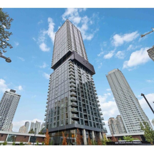 Stunning View! JR Two Bedroom Sub Penthouse in Metrotown with Parking and Storage