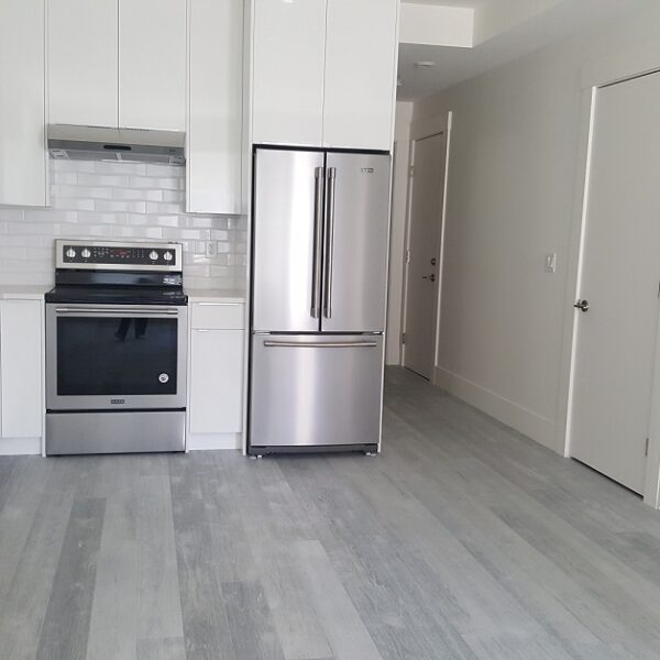 White Rock. Walk-Out Ground-Level Suite – 1 Bedroom