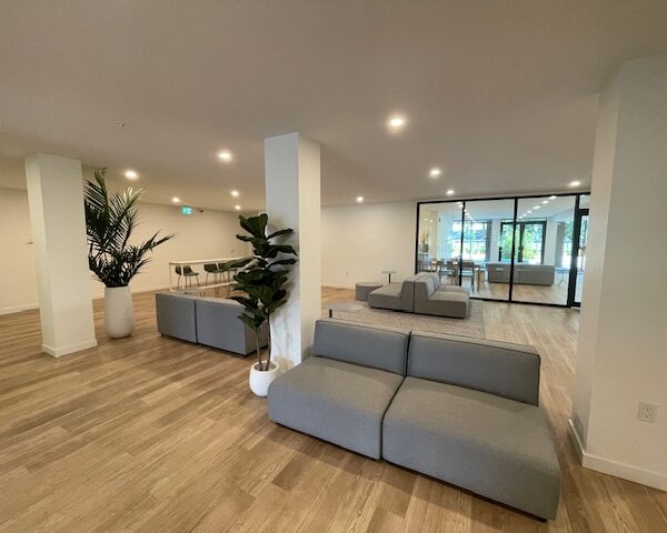 B103 Ground Level Two Bedrooms with Patio Yard