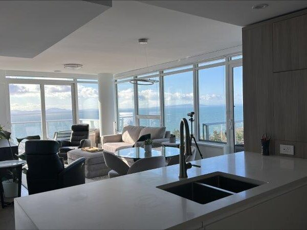 Spectacular Oceanview 2 Bedroom/2 Bathroom/Corner Unit/South Facing & Southwest Facing 