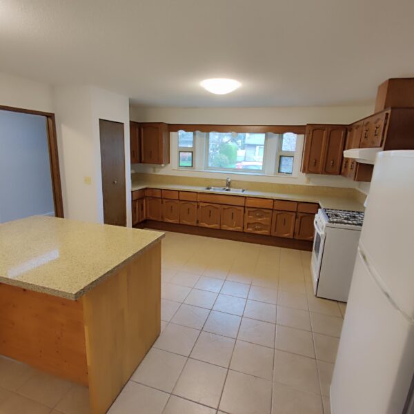 Newly Renovated Spacious Three Bedroom/Two Bathroom Rancher in Johnston Heights Area
