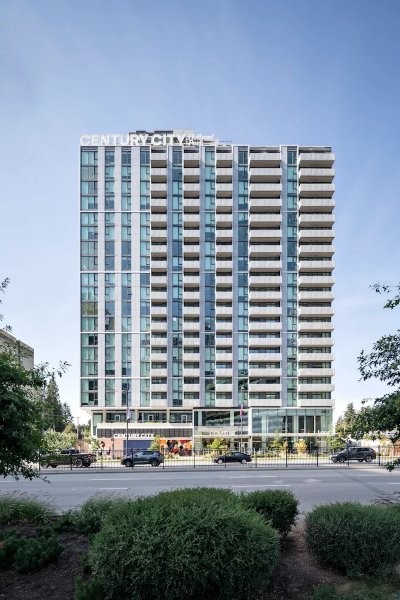 Stunning New 1 Bed/Den View Condo, Century City, Surrey