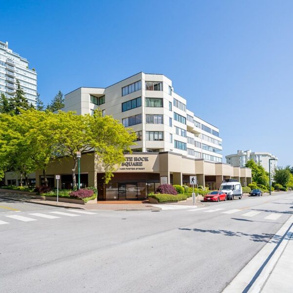 Stunning South-Facing-Ocean View Concrete Building - 1 Bedroom/DEN, 1 Bathroom (Option Furnished)