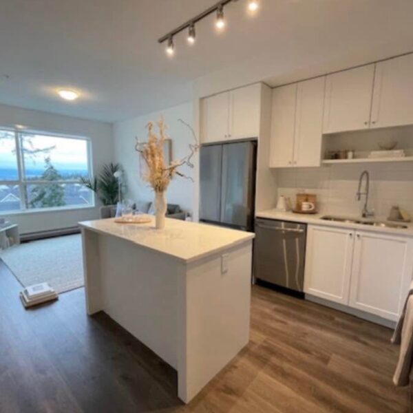 Unit 114- Beautifully Designed/ 2 Bedrooms Plus Den Condo at The Grove