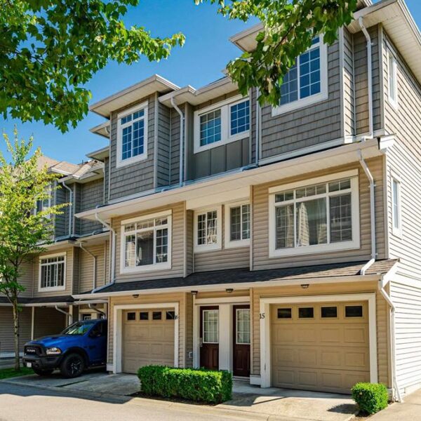 Three Bedroom Townhouse in Clayton Heights Surrey in Great School Catchment Area