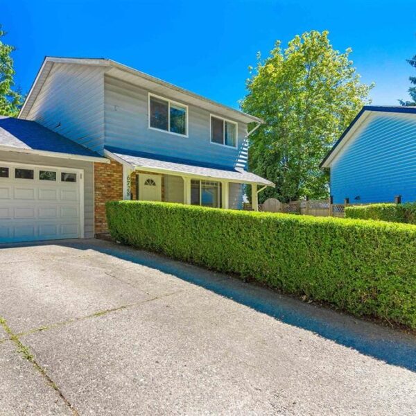 Charming Whole House - East Newton 