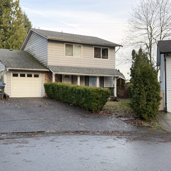 Charming Whole House - East Newton