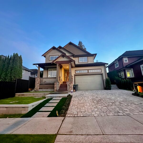 Beautifully Presented and Spacious Upper Level Home in West Cloverdale