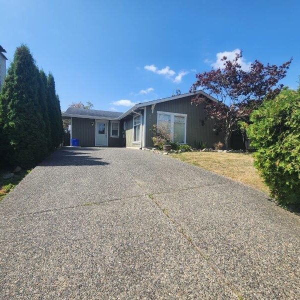 Beautiful Three Bedroom Rancher in Langley with Large Yard