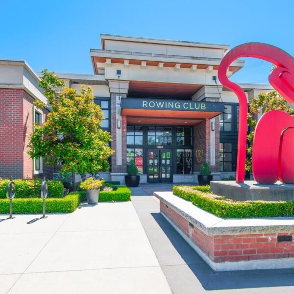 Stunning West-Facing 2 Bed/2 Bath Condo in Prescott Commons (South Surrey) – Resort Amenities Plus 2 Parking! 