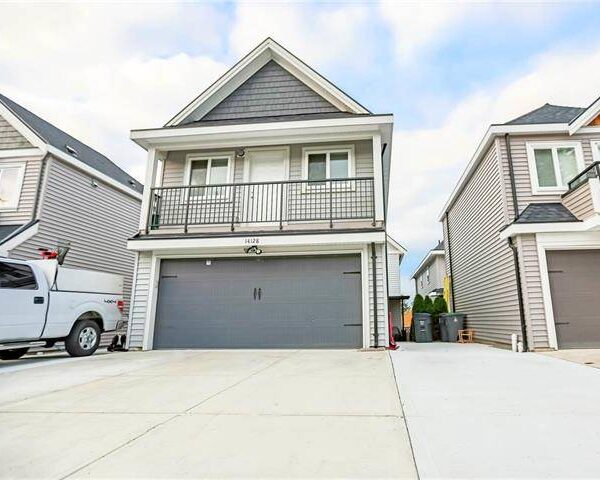 One Bedroom Coach House in Panorama Ridge