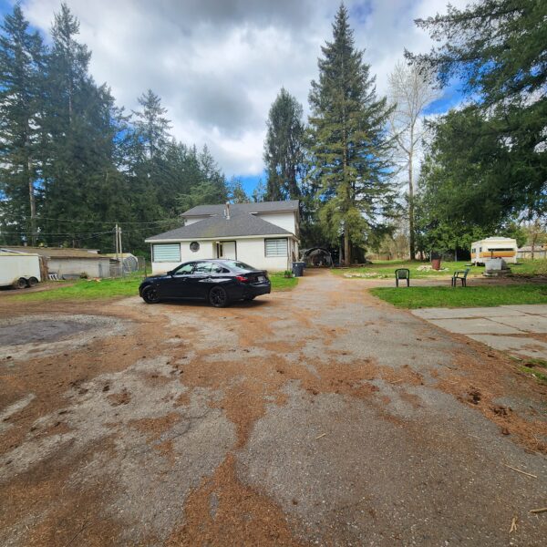 Beautiful Four Bedroom Full House on Large Acreage in Brookswood