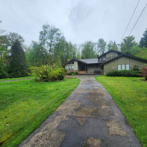 Great Size Family Gated Home in Port Kells, Surrey