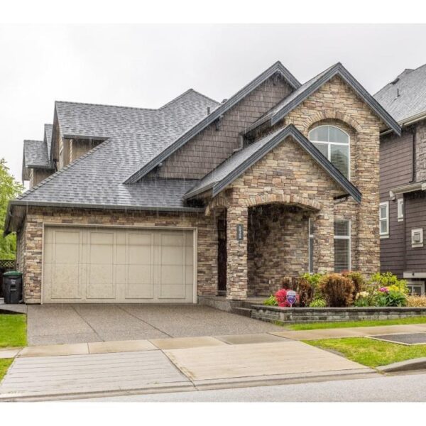 Morgan Heights Five Bedrooms Plus Den