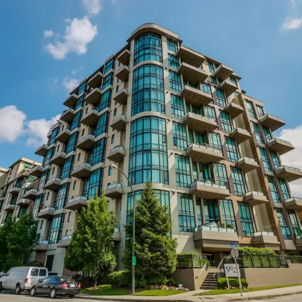 Beautiful and Bright One Bedroom Loft in Desirable New Westminster Quay