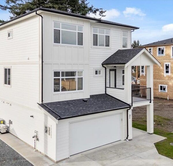 Brand New Five Bedrooms/4 Bathrooms Home in Chilliwack