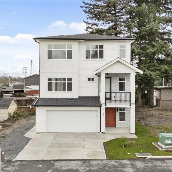 South Sardis, Chilliwack. Brand New Above Ground Basement Suite