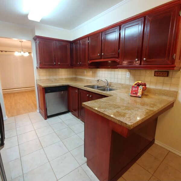 Townhome in Desireable Tall Timbers Area
