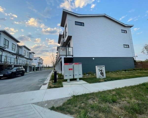 Sunny Tsawwassen Lovely 3 Bedrooms Townhome
