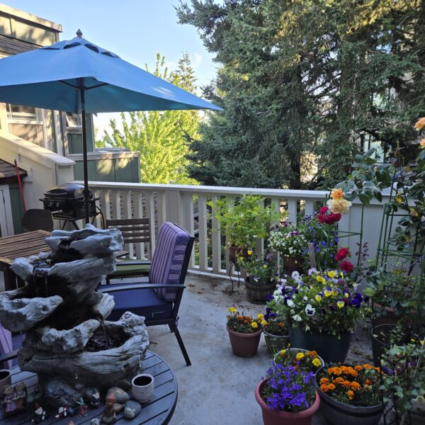 TOP FLOOR Living at Ocean Bay Villas White Rock/2 Bedroom/2 Bathroom with Massive Sundeck!