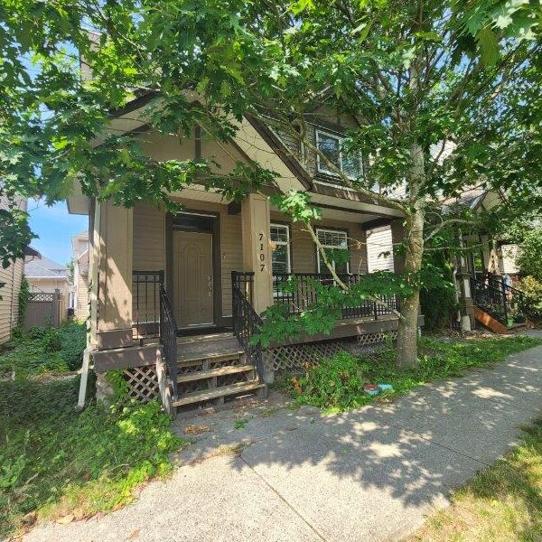 Spacious and Homey Five Bedroom House in a Great Neighborhood