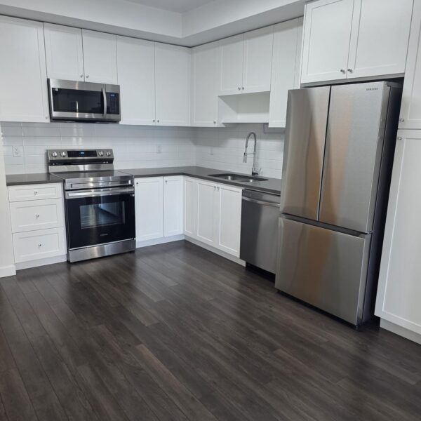 Bright 2 Bedroom Plus Den Condo in Fleetwood Village 2/Available Now!