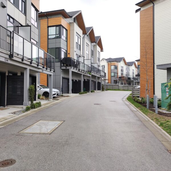 Beautiful Three Bedrooms at Polygons Townsend Complex