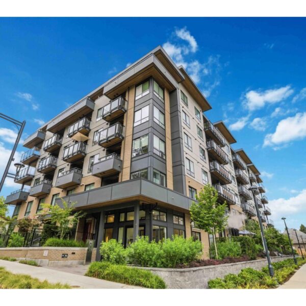 Spacious and Bright One Bedroom with Park View