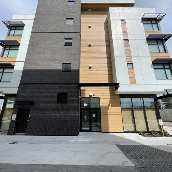 Douglas Green Living Brand New 1 Bed 1 Bath Condo
