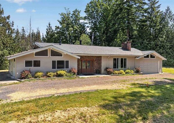 Stunning 3 Bedroom Rancher with Basement in Fort Langley with 2 Large Shops on 5 Acres