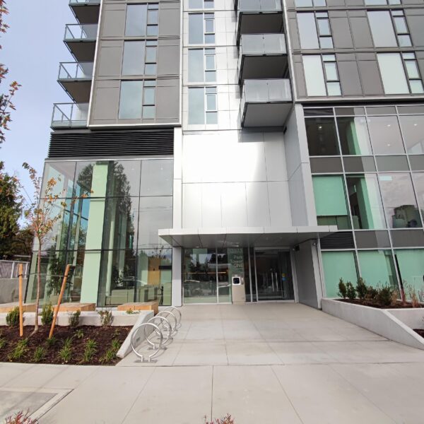 Century City. Two Bedrooms Plus Den/Two Bath Condo in the Heart of Surrey City Centre