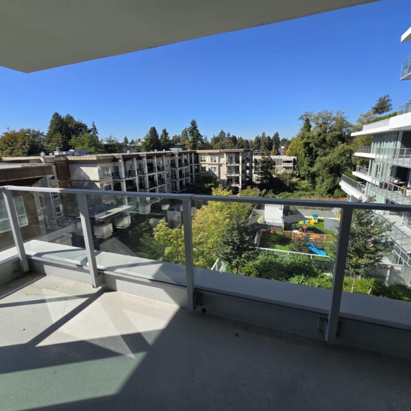 2 Bedroom 1 Bath with Parking & Storage Available Now