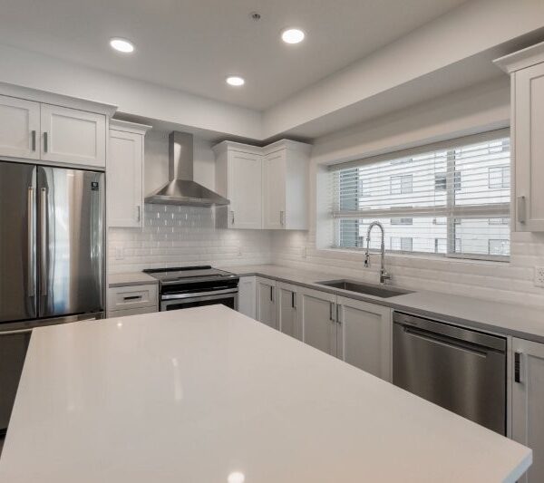 Bright 2 Bedroom, 2 Bath Condo at The Edge – Central Abbotsford